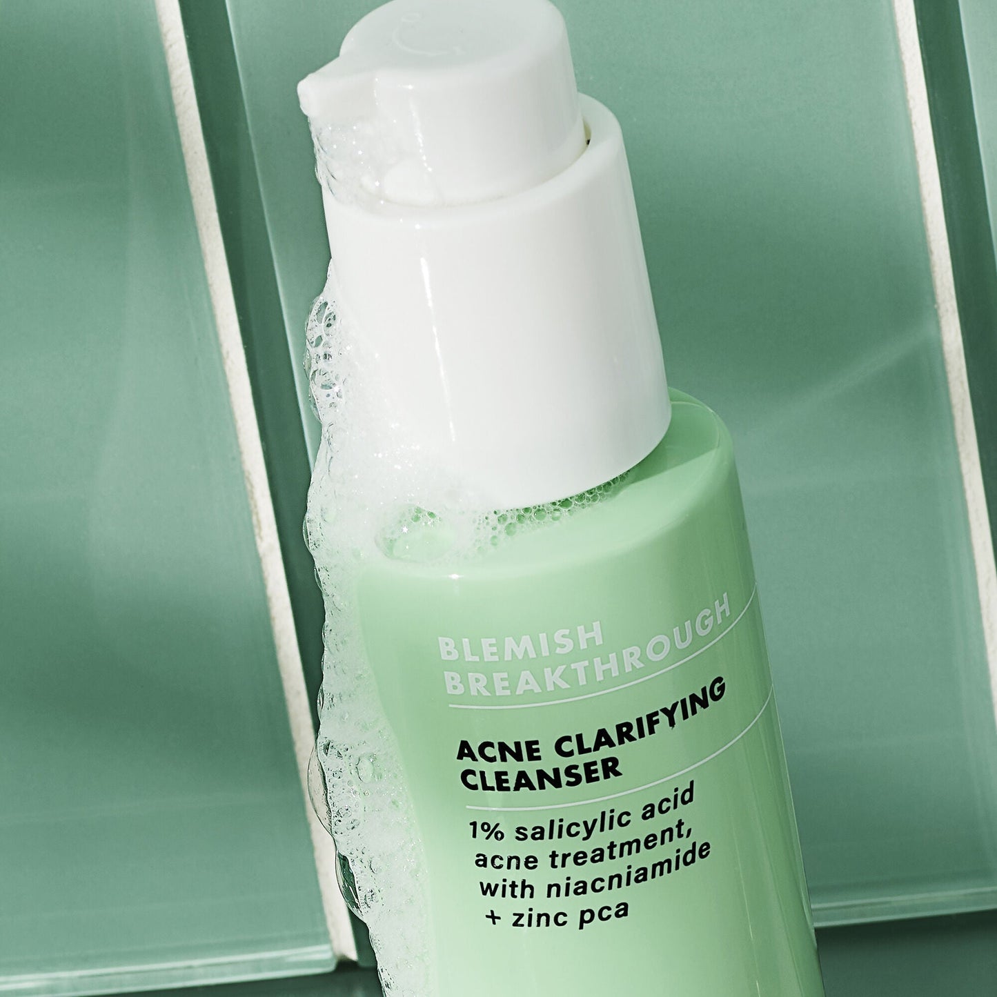 blemish-breakthrough-acne-calming-water-cream-mini-y0 02_021622_SL_BT_Cleanser_Back_Lighter_0129_FStack_FINAL_IGF_V2.jpg