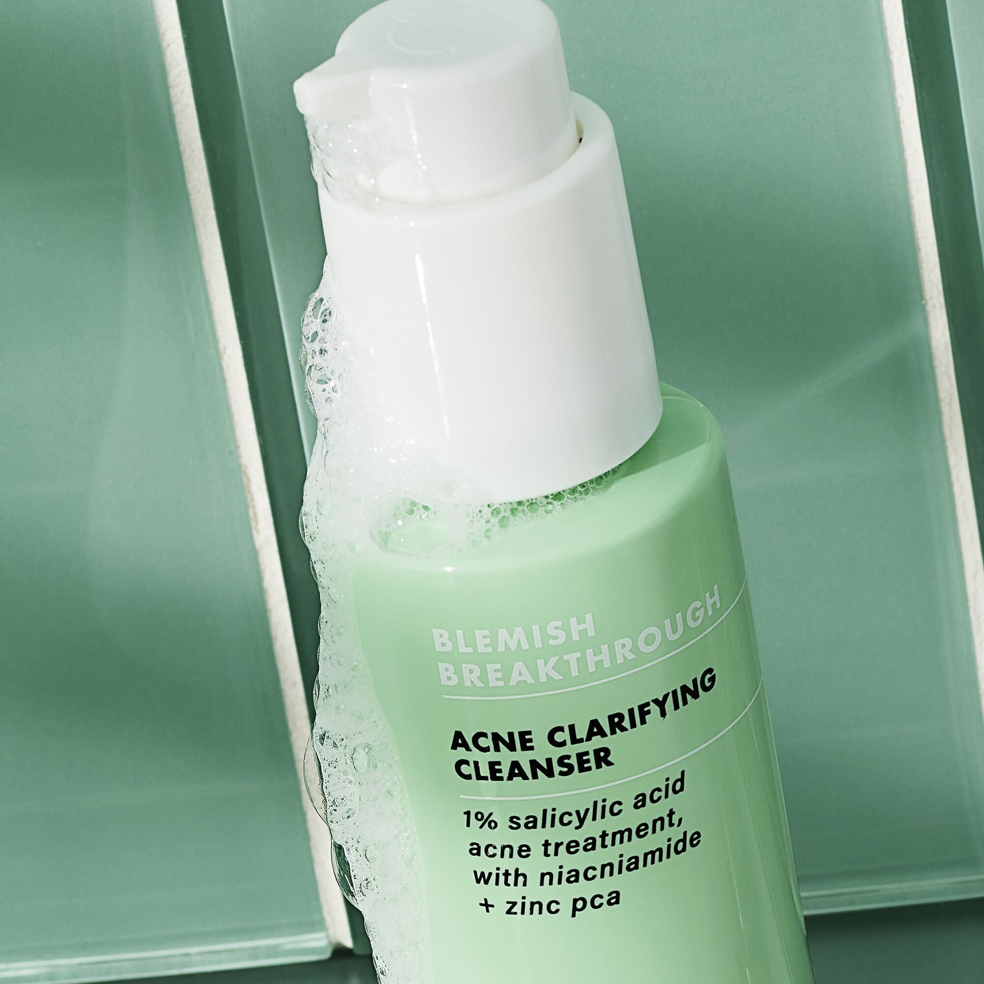 blemish-breakthrough-acne-calming-water-cream-mini-y0 02_021622_SL_BT_Cleanser_Back_Lighter_0129_FStack_FINAL_IGF_V2.jpg