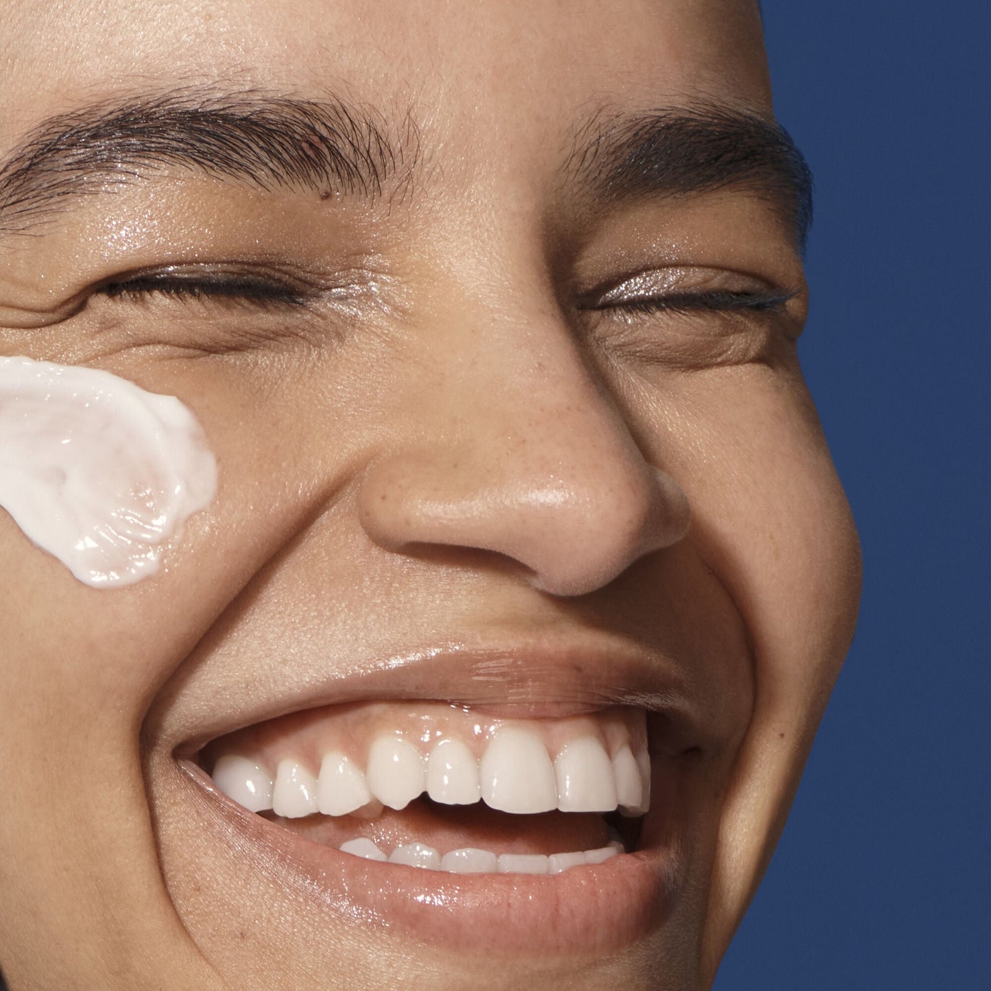 holy-hydration-barrier-goals-cream-regular-p6 042325_SKIN_Austria_HHBC_Strength-Hero_095_v3_RGB_IGF_54364e3f-0c46-4b46-b681-0e5cfd438287.jpg