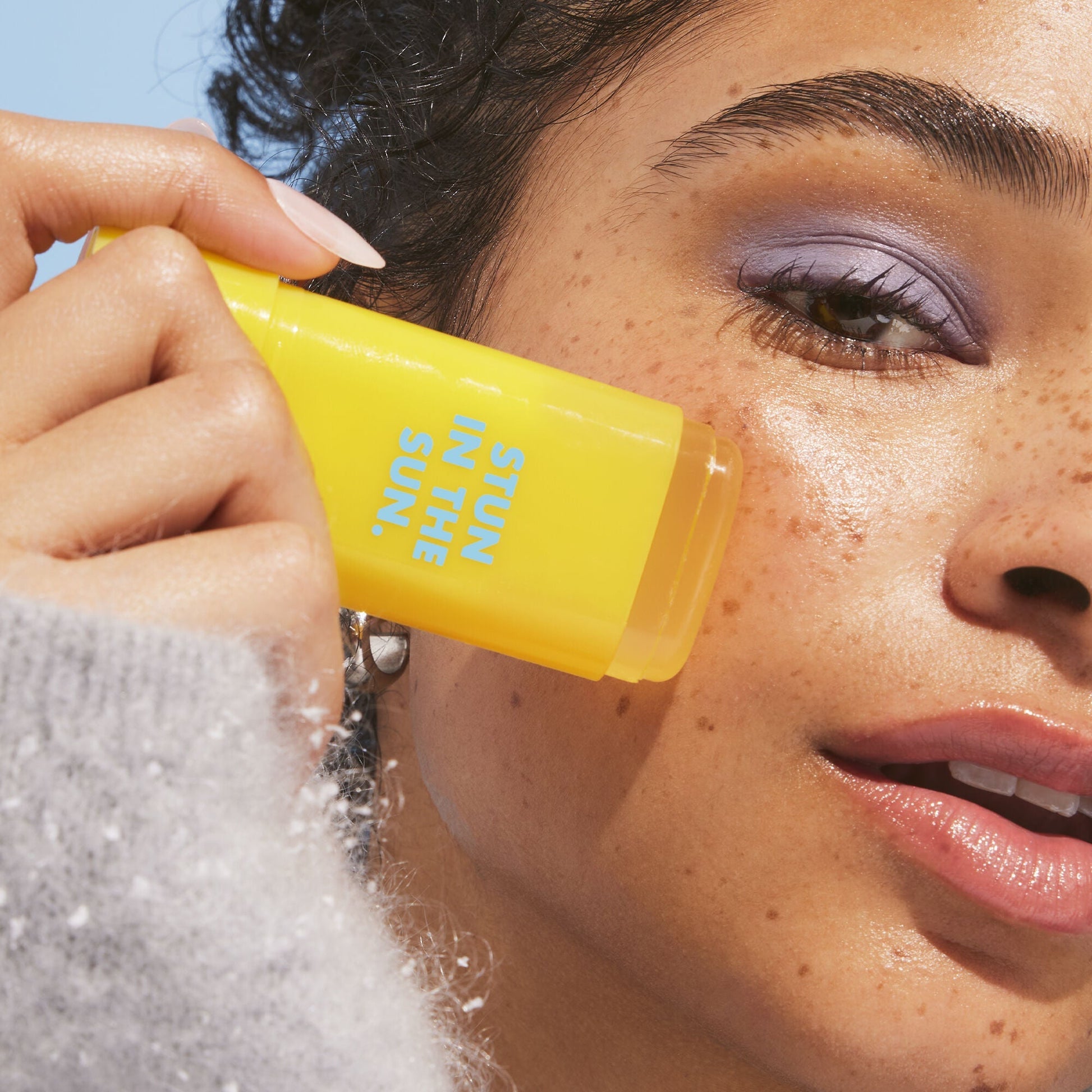 suntouchable-invisi-stick-spf-50-u6 091924_Aiyana_Sunwich2_2468_FINAL_RGB_IGF2.jpg
