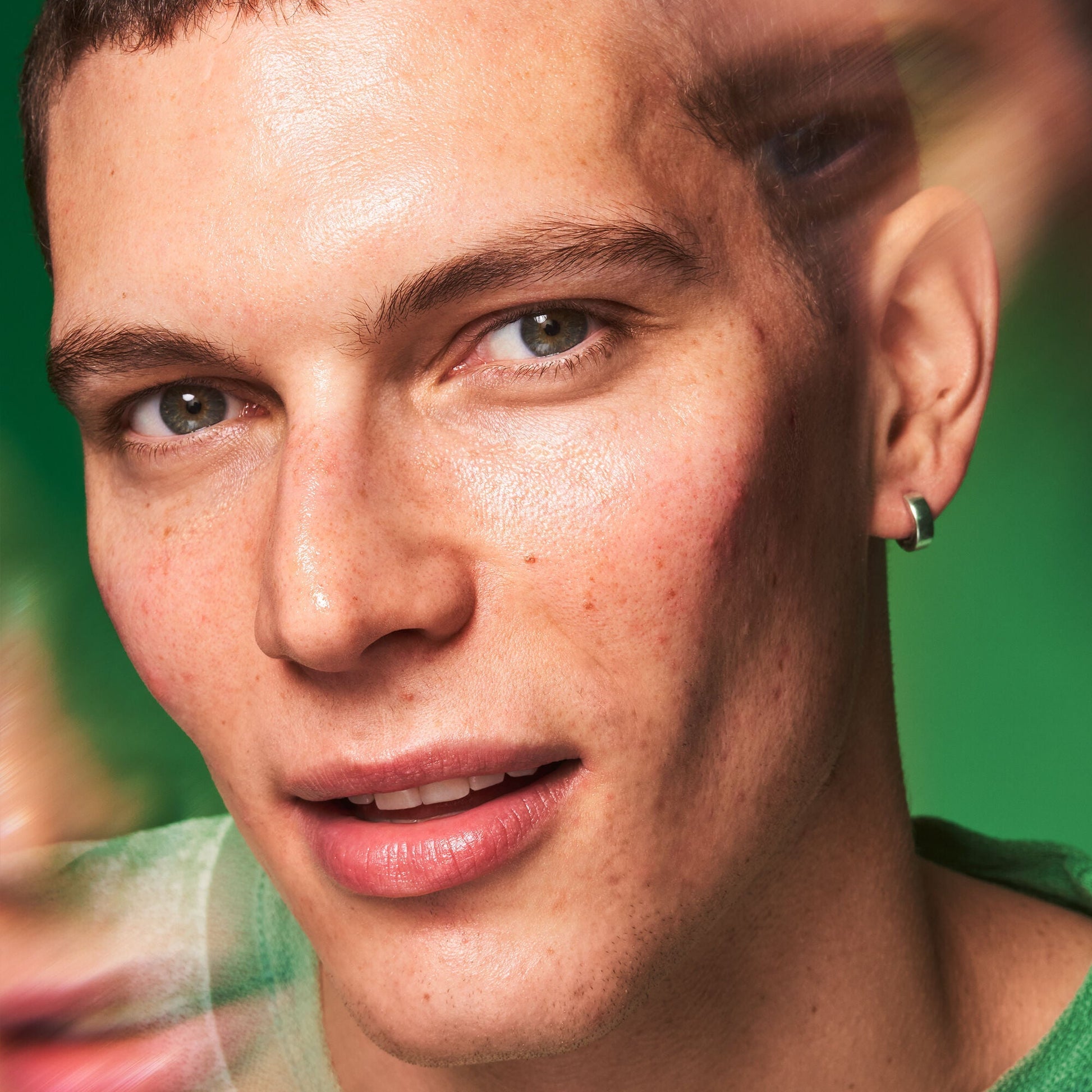 plz-clarify-facial-oil-a1 100924_SKIN_Jean_PlzC_EndLook_0036_v1_RGB_IGF.jpg