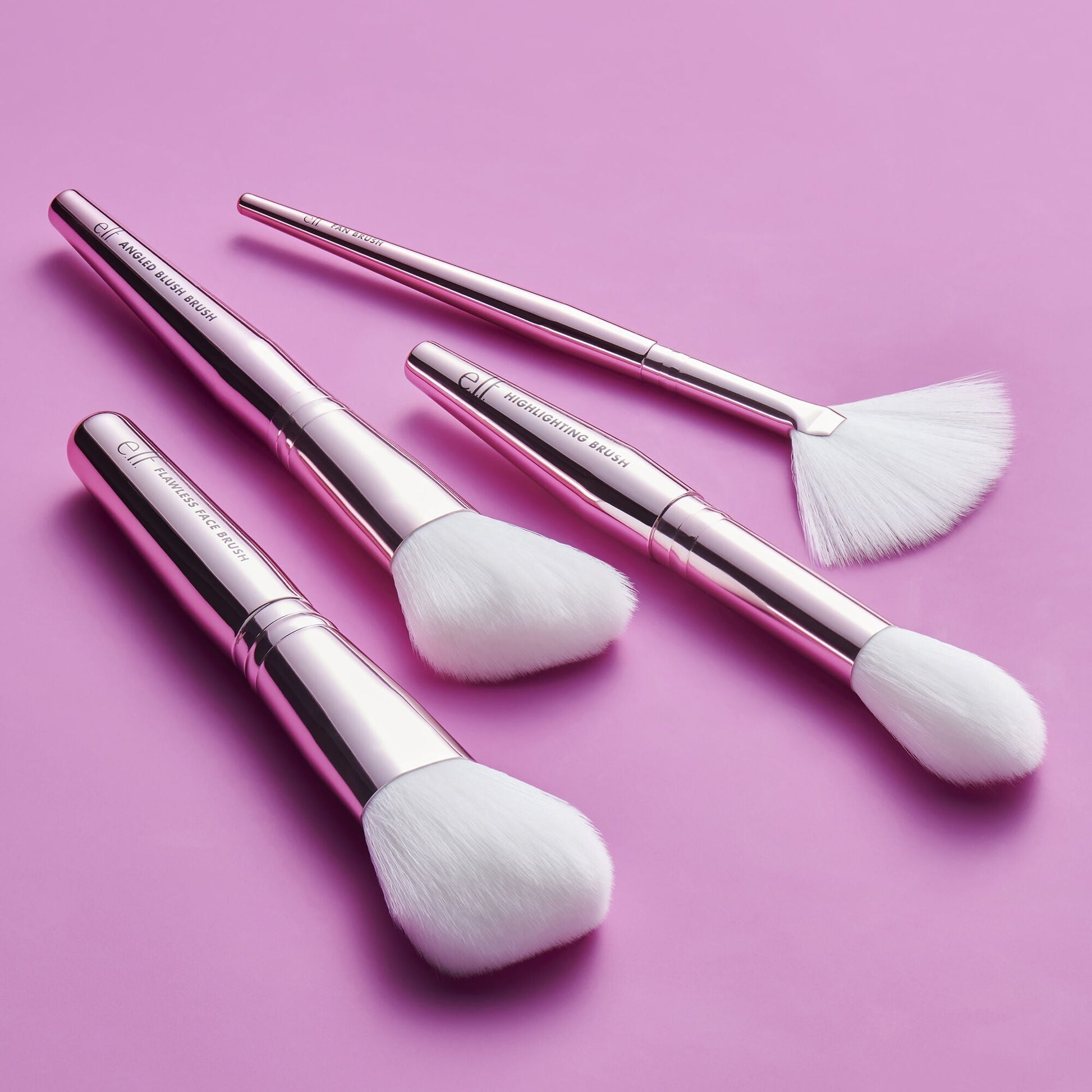 blush-bronzer-and-highlighter-brush-set-p4 12142020_BlushGlow-BrushKit_0027_FocusBracket-MAIN_V2_IGF.jpg