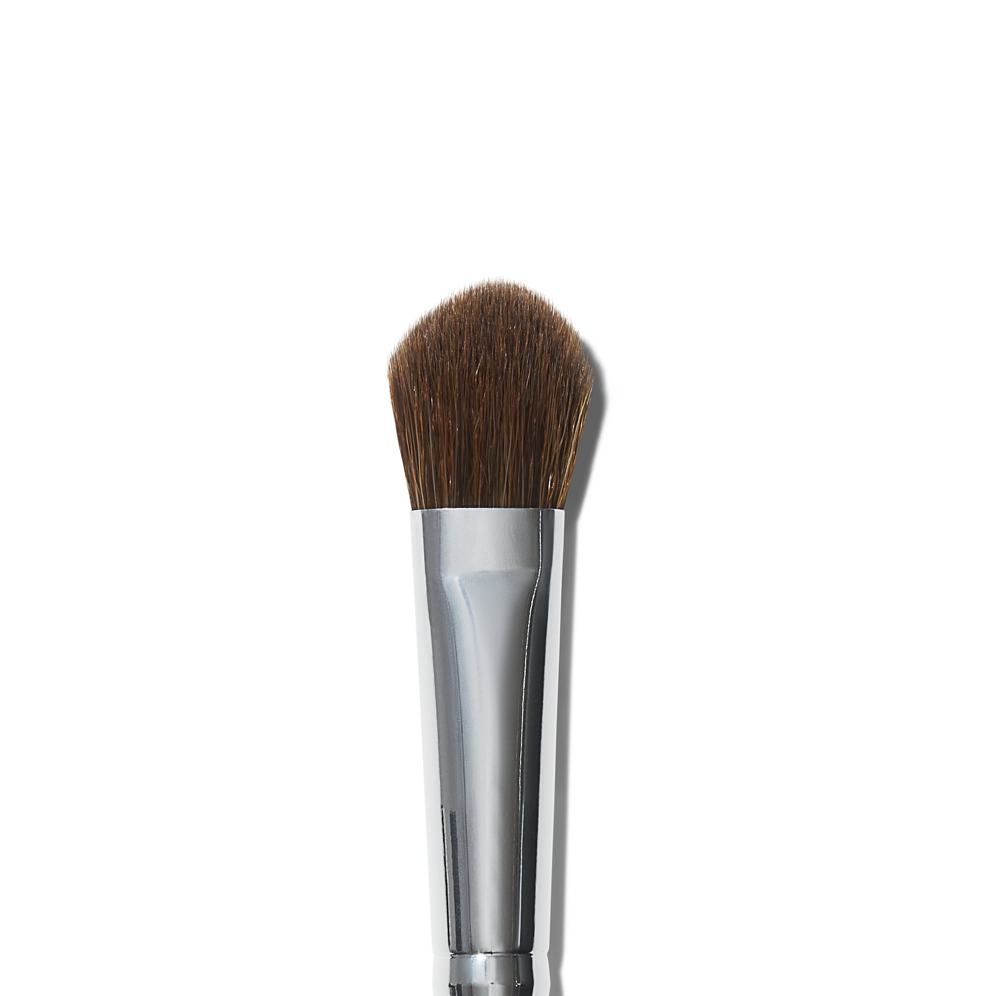 wide-tapered-eyeshadow-brush-o6 21994_MACRO_R.png