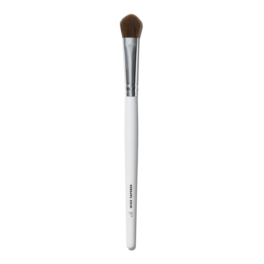 wide-tapered-eyeshadow-brush-o6 21994_OPENA_R.png